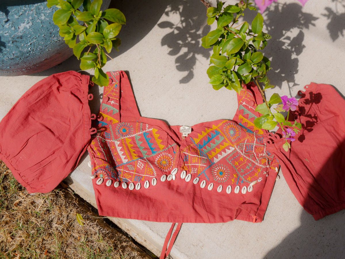 Alankara Balloon Sleeve Crop Top - image 10