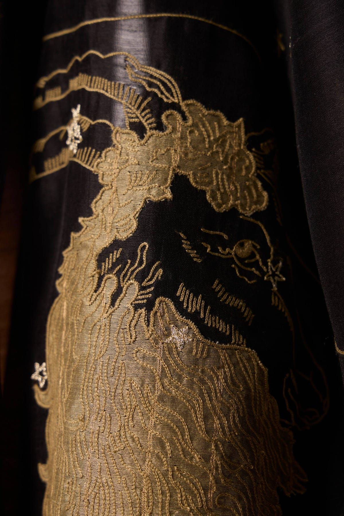 Zuben Zodiac Black Handwoven Embroidered Saree - image 3