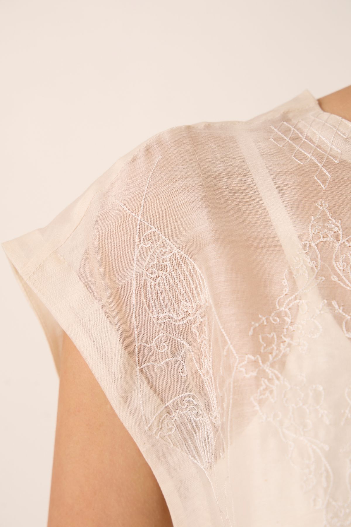 Sahir Handwoven Embroidered Top - image 4