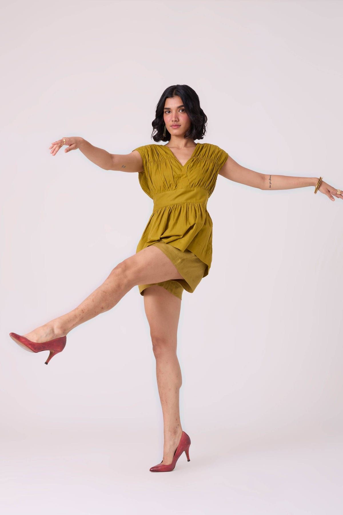 Maxim Olive Linen Shorts - image 8
