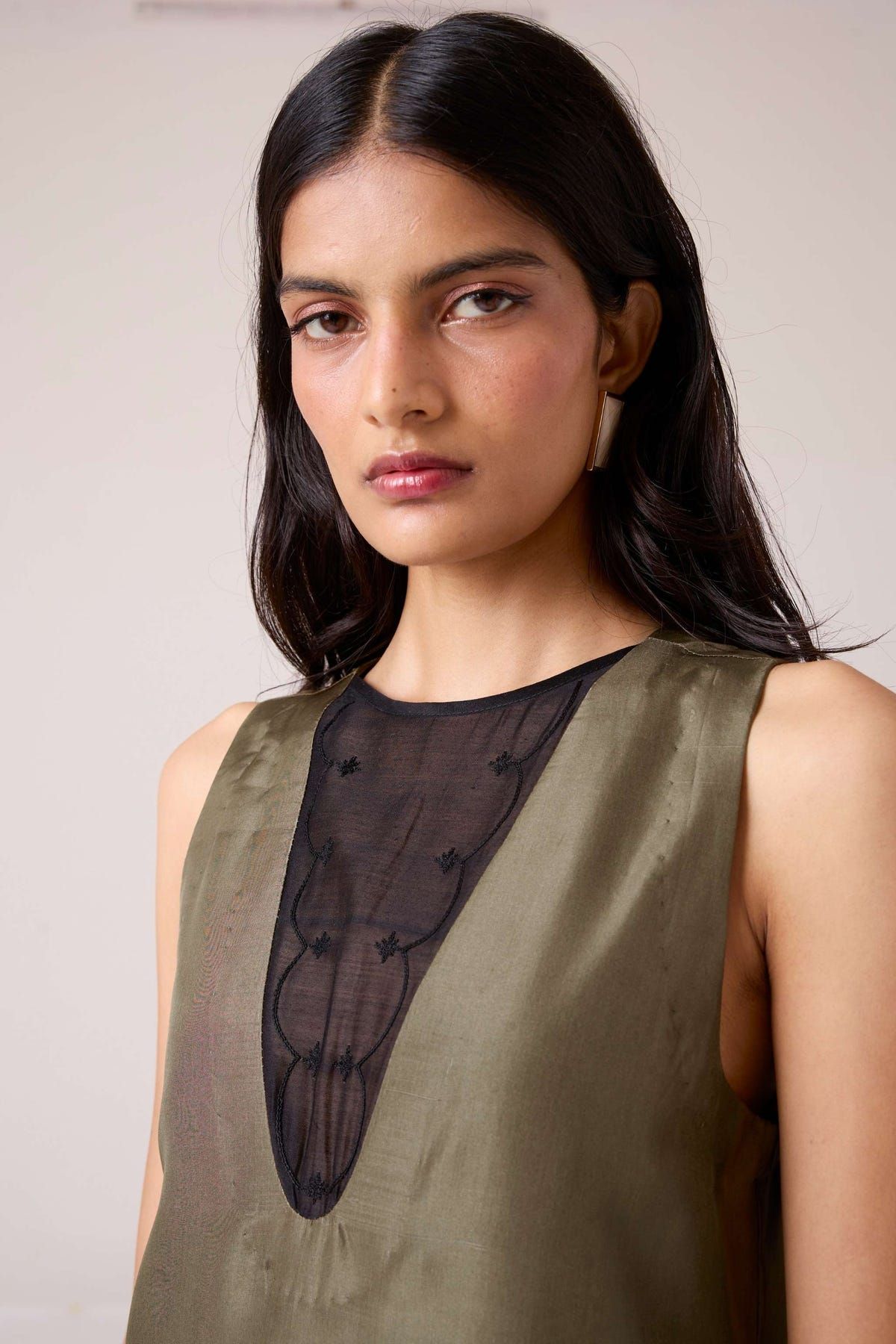 Velyra Olive Silk Dress - image 8