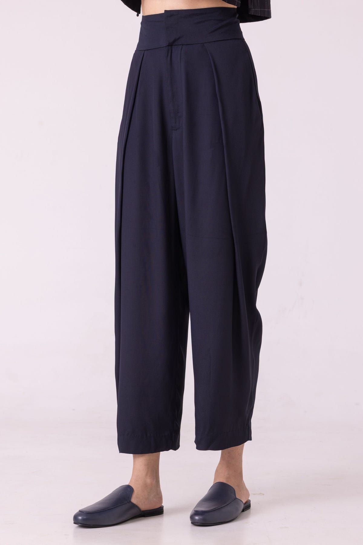 Elinor Black Barrel Pants - image 4