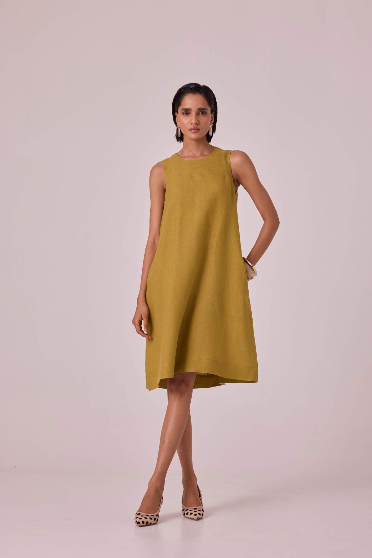 Nailah Olive Linen Set - image 9