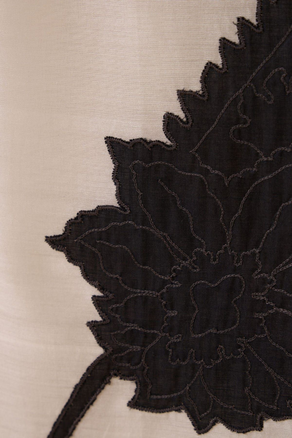 Cersei Paisley Embroidered Dress - image 6
