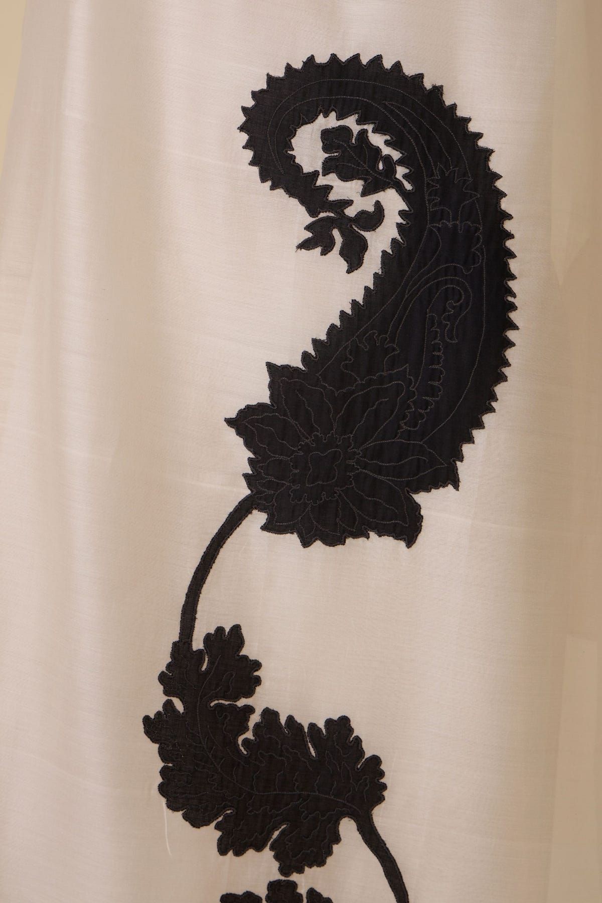 Cersei Paisley Embroidered Dress - image 7