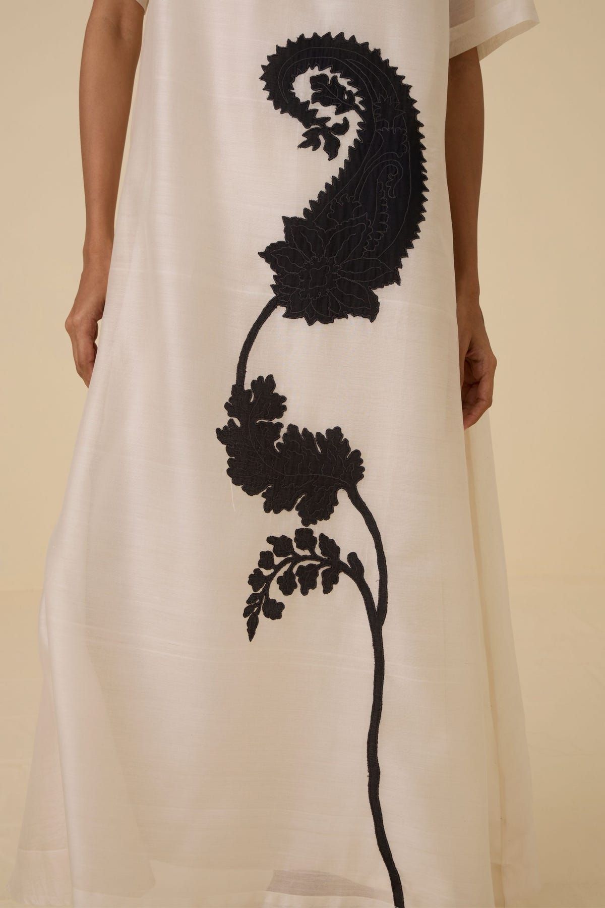 Cersei Paisley Embroidered Dress - image 8