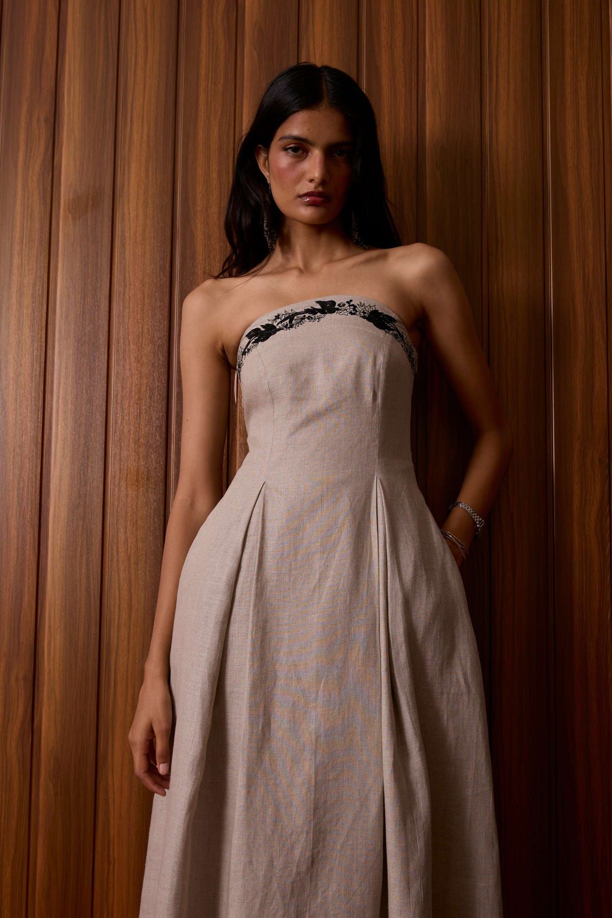 Suhjan Beige Linen Dress - image 17