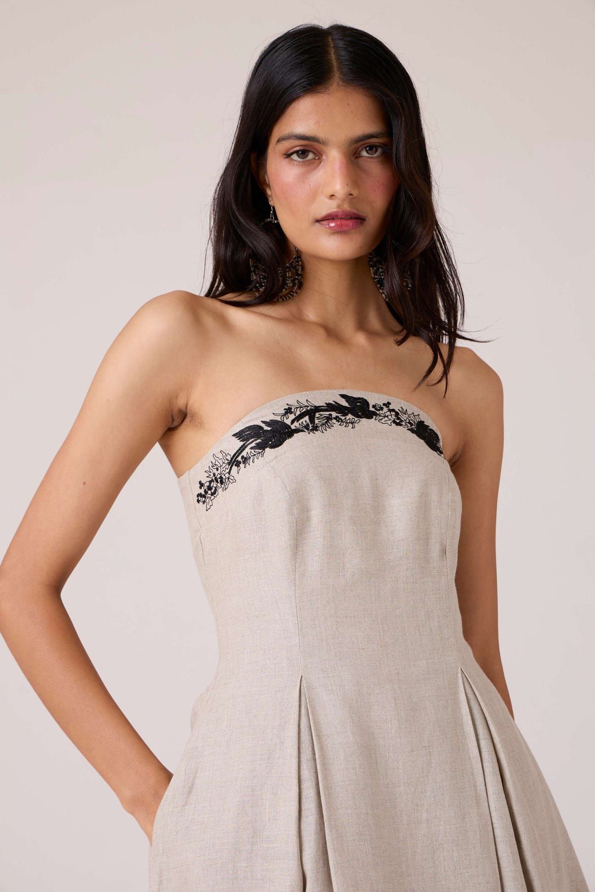 Suhjan Beige Linen Dress - image 4