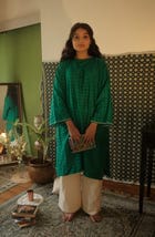 Raahat Kurta view 2