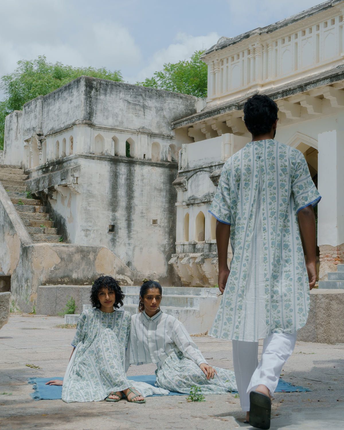 Gulabi Kaftan - image 3
