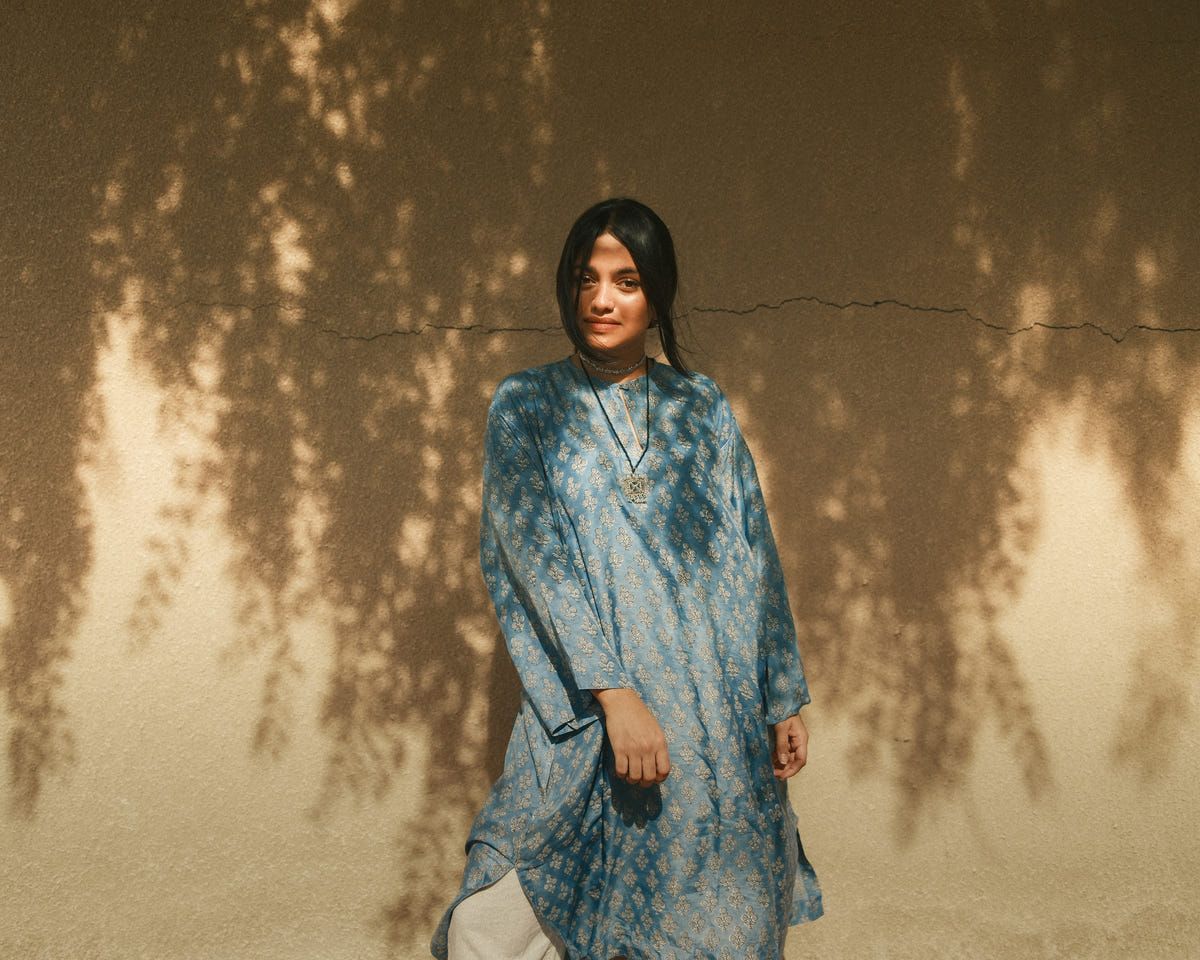Ela - Indigo silk - image 6
