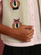 The Hooters Gilet (Beige) view 2