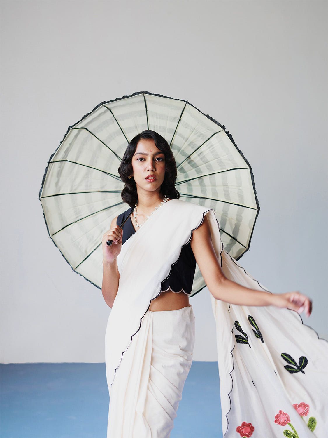 Oopsie Daisy Saree - image 3