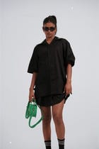 Black essential shirt (Unisex) view 1